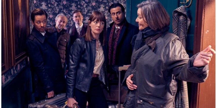 اولین کمدی مشترک اسکای و پیکاک: The Cliffhanger توسط تینا فی